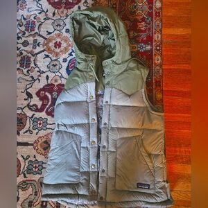 Patagonia Women's Hooded Vest NWT